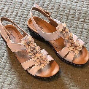 Clarks Women's white Floral Sandals